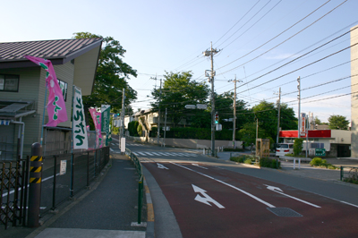 先は図書館