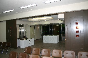 日華多磨葬祭場:思親殿受付ロビー